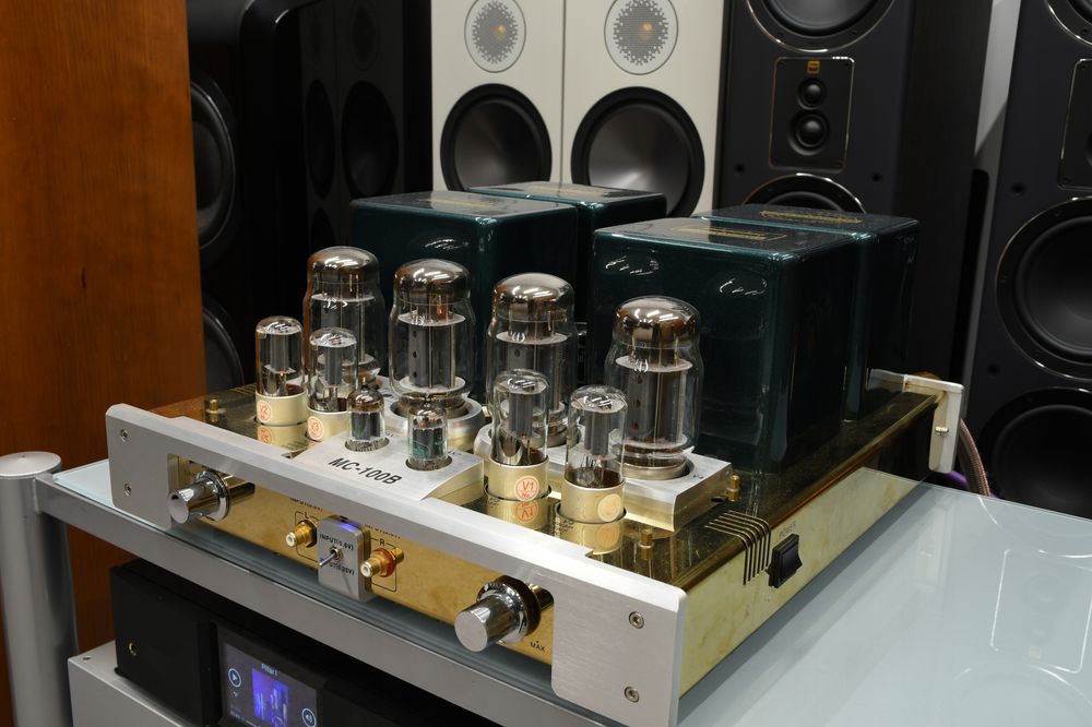 wzmacniacz stereo lampowy Yaqin MC-100B w idealnym stanie! + lampy