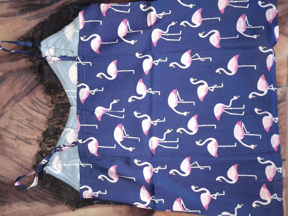 Майка з мереживом  нова!Колір насичений і виглядає дуже модно