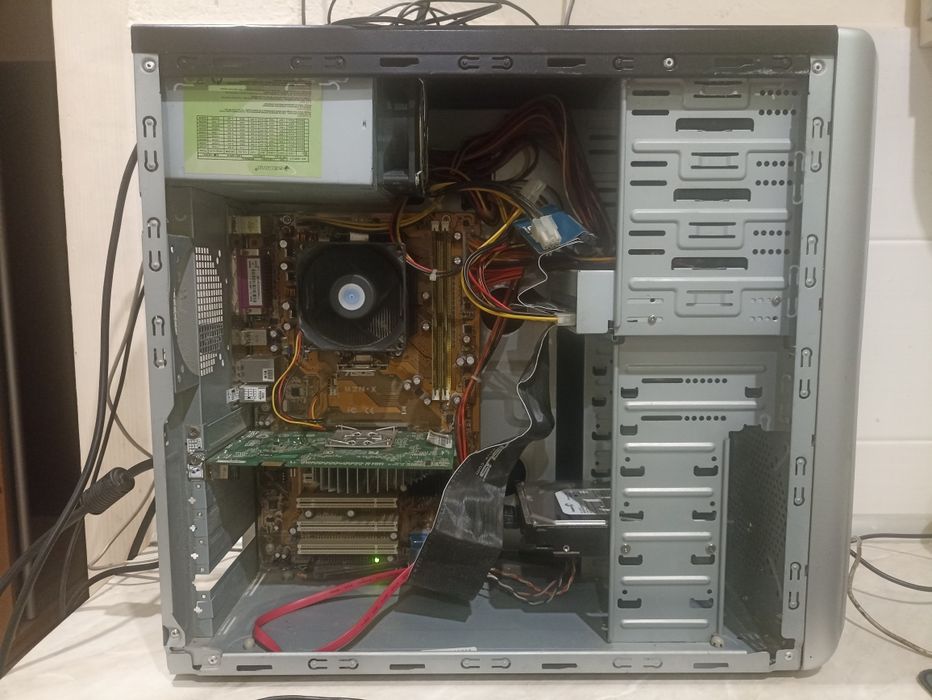 Системный блок на базе AMD Athlon 64 X2 4400+ 2.30 GHz