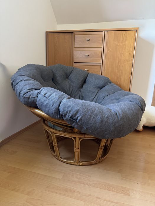 Rattanowy fotel z poduszką