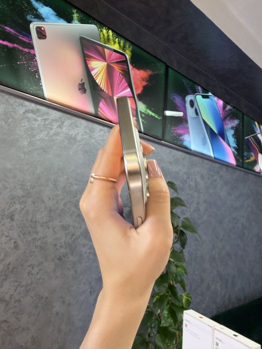 Вживаний IPHONE 15Pro 256 White Titanium Neverlock Костюшка,5 igrand