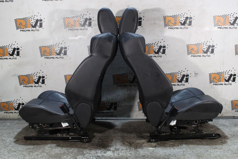 Conjunto de bancos FORD Focus III