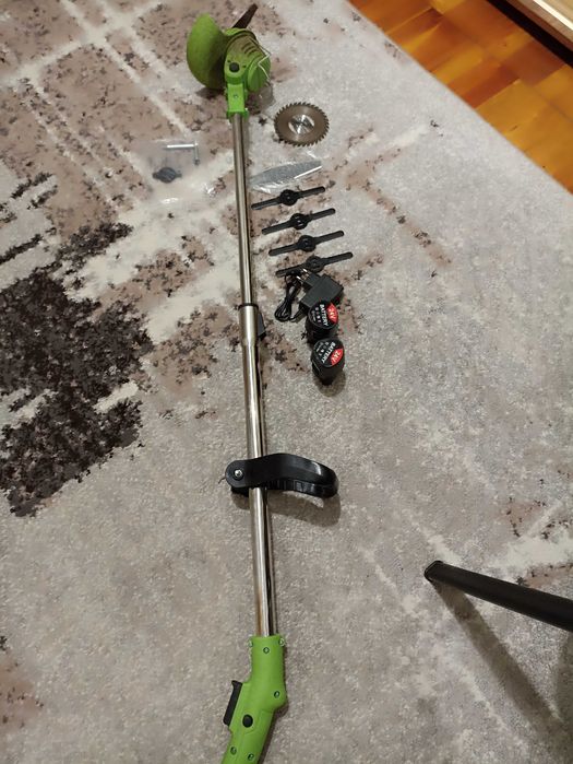 Продам електричний тример для сада