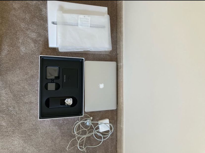 15" Apple MacBook Pro Silver