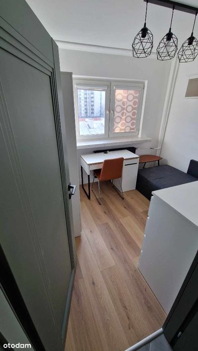 3 oddzielne pokoje, nowe, STUDENCI, METRO 200m !