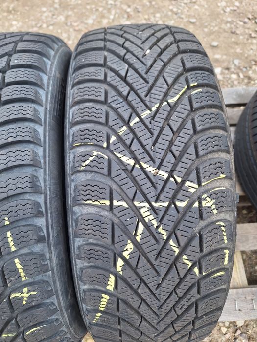 Opony zimowe Pirelli Cintuaro Winter 185 50 r16