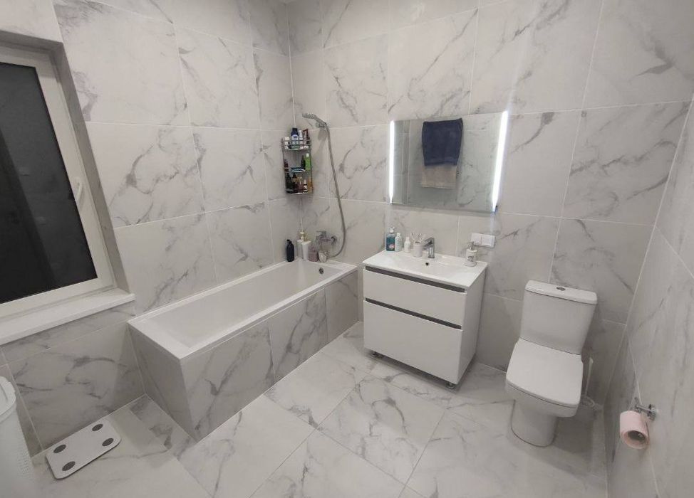 Будинок з ремонтом біля лісу