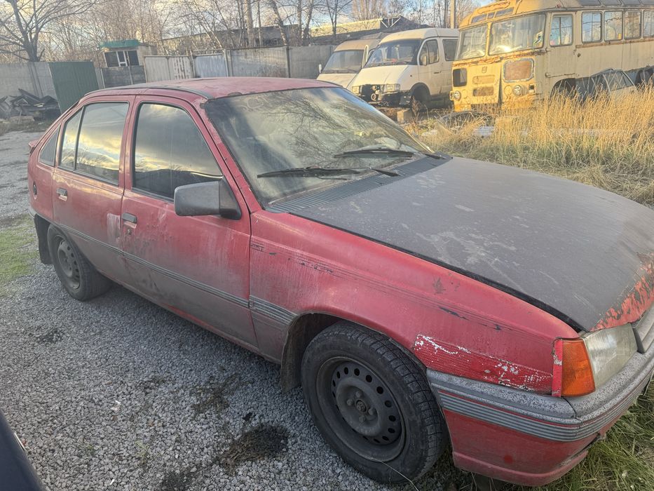 Opel Kadett/Разборка/Запчасти/Двигатель/Коробка,на запчасти.