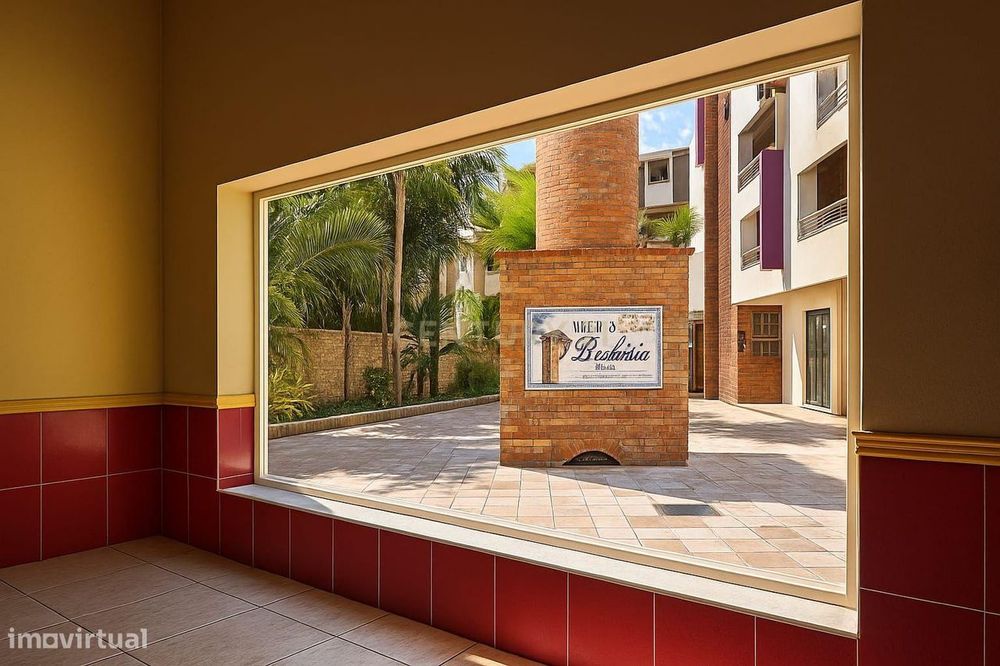 Edifício Belchior -Loja em Ferragudo