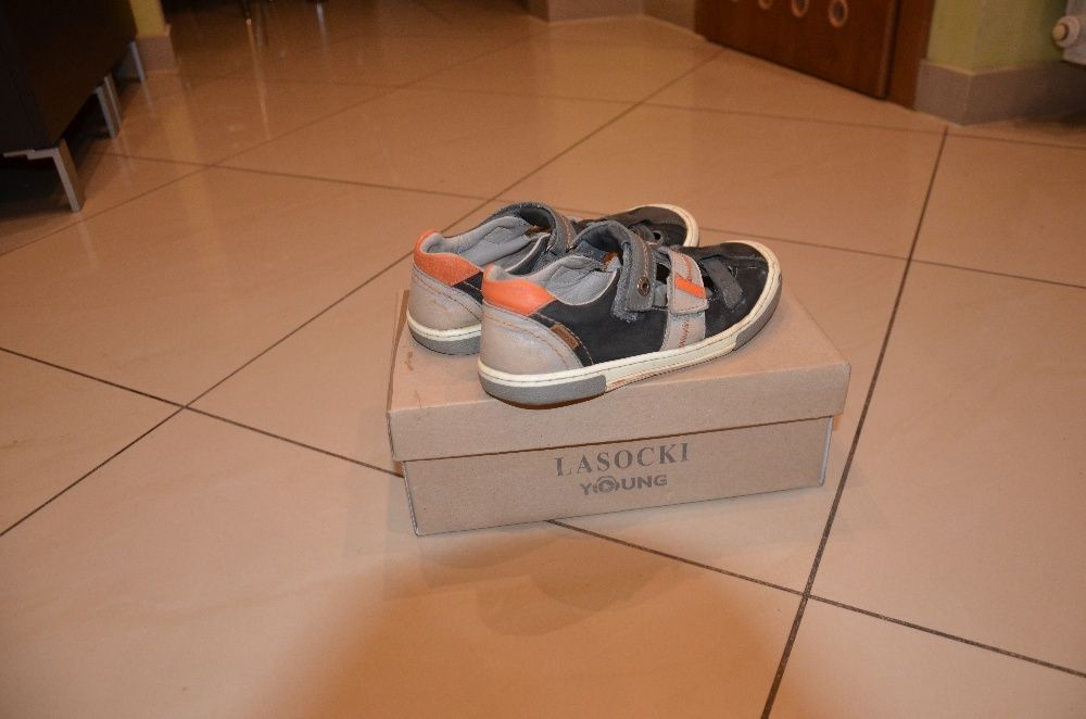 sandałki f-my Lasocki Young roz. 33