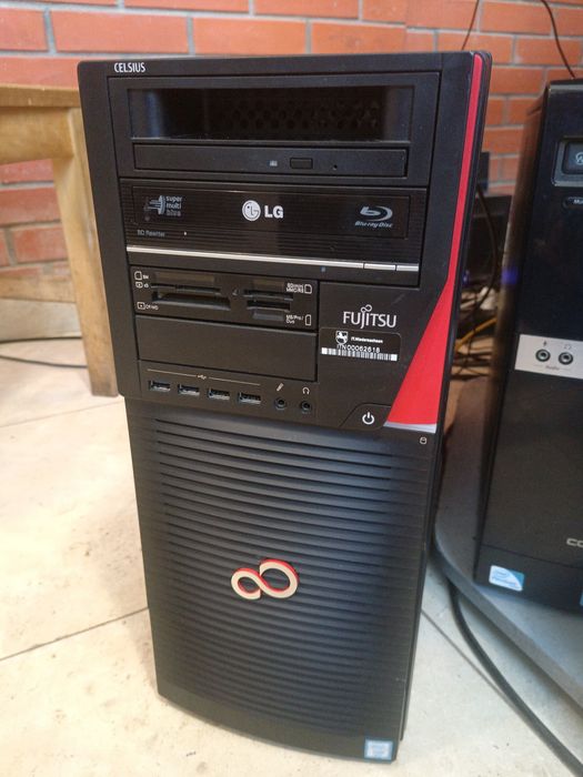 Робоча станція fujitsu celsius m740