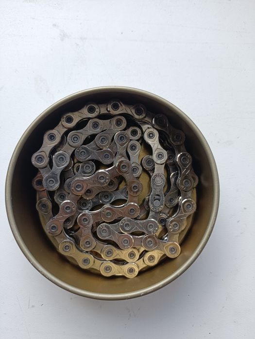 Велосипедная цепь kmc x10