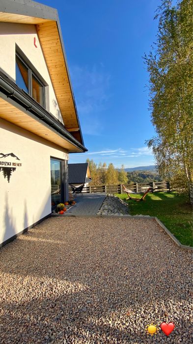 Beskidzki Reset 10 osobowy domek na wynajem z prywatną balią