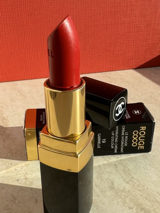 CHANEL ROUGE COCO губна помада 19 Gabrielle