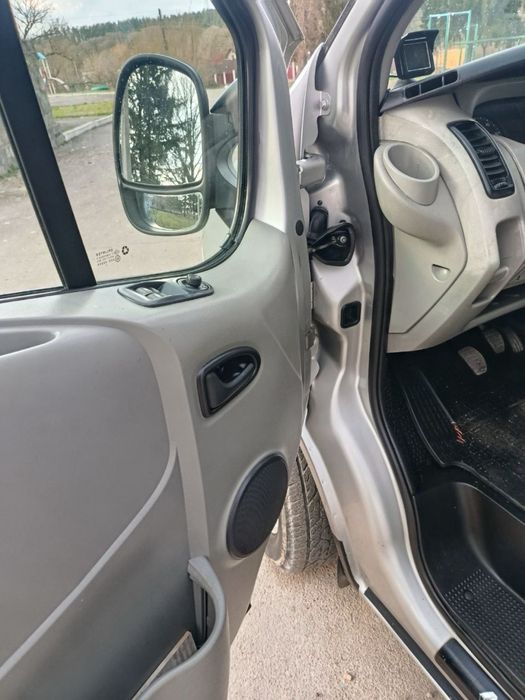 Trafic 2007 пасажир