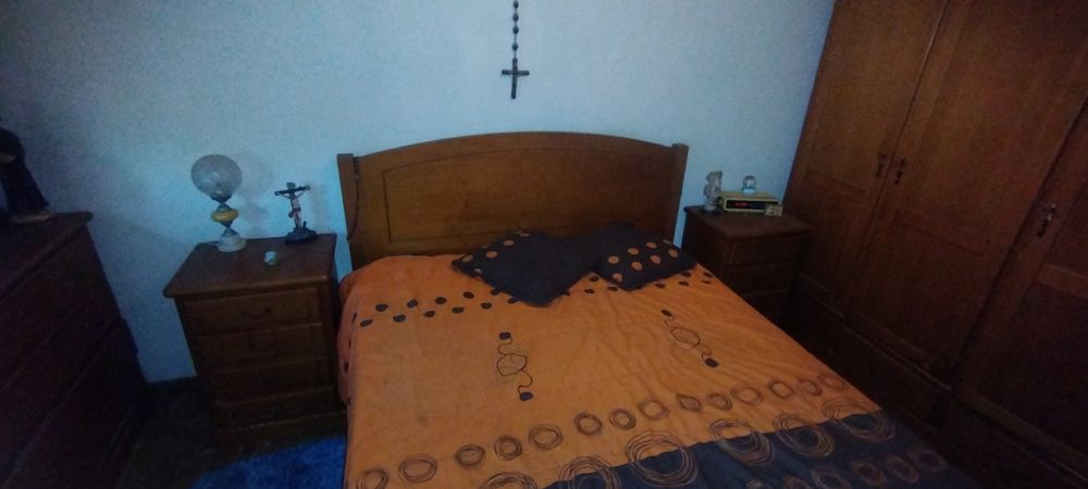 Mobília de quarto completa  em madeira