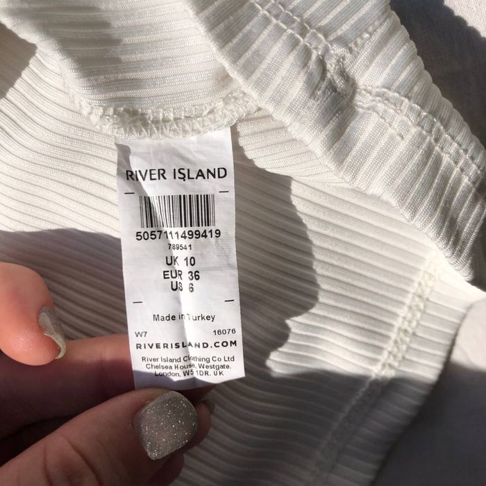 Кофтинка з об’ємними рукавами