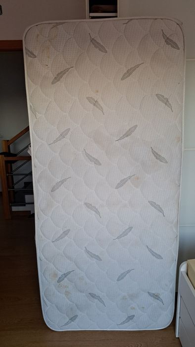 Colchão 90x190x20 com base cama estrado