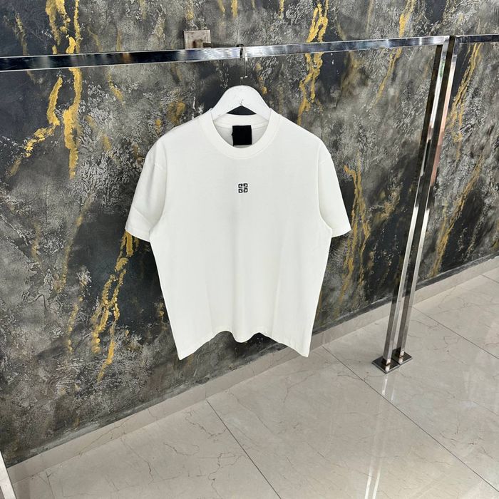 givenchy w Twojej okolicy? Sprawdź kategorię Moda