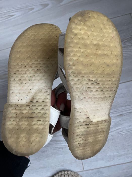 Босоніжки для дівчинки