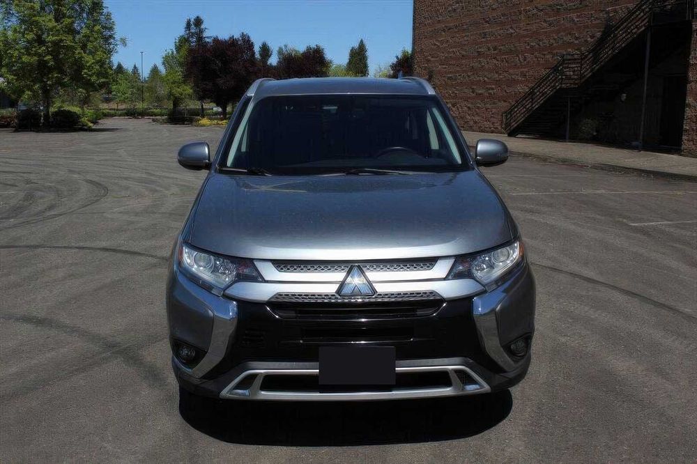 Mitsubishi Outlander SEL      2020