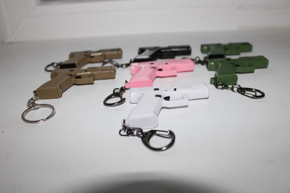 Стильний брелок пістолет Глок G45