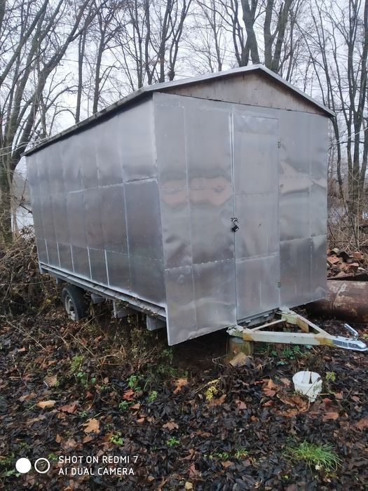 Бджолопавільон на 19 сімей