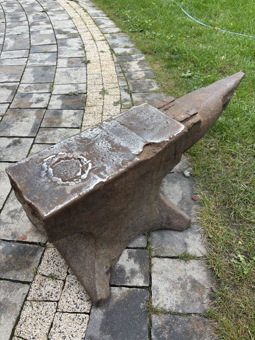 Kowadło 250kg