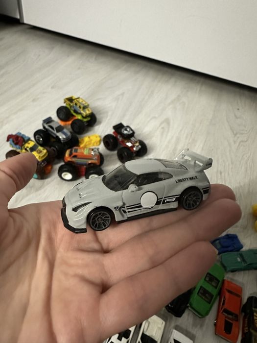 Машинки Hot Wheels монстртрак