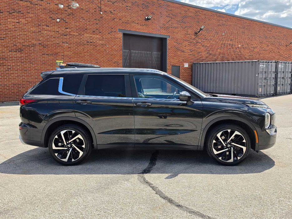 Mitsubishi Outlander SEL      2022