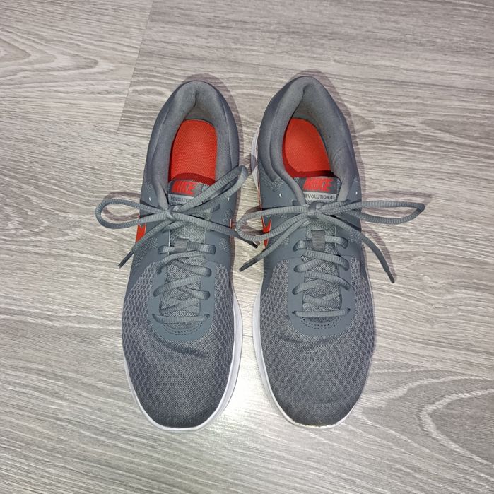 Кросівки Nike Revolution 4 Gray
Розмір 44 (29см по устільці)