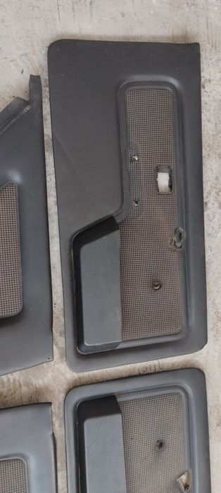 Boczki BMW E30 Coupe psi ząb
