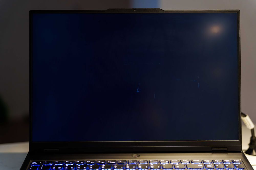 Portátil Gaming Lenovo Legion Pro 7 16IRX9H – RTX 4080 / i9 / 32GB / 1.5TB SSD