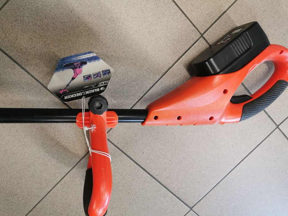 Podkaszarka black decker