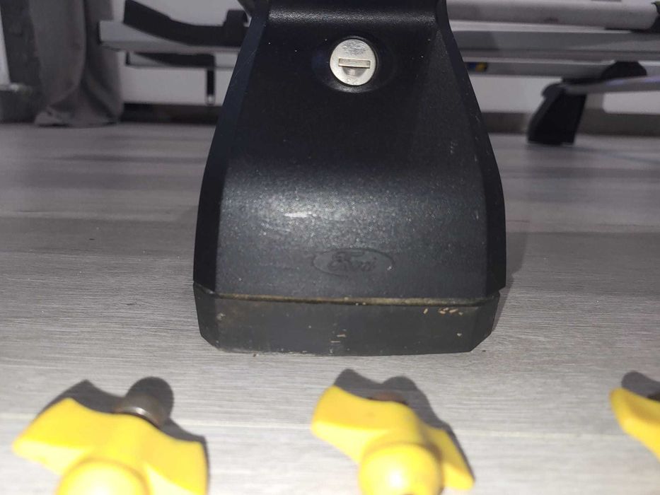 Bagażnik dachowy ford s max +3 uchwyty na rowery Thule.