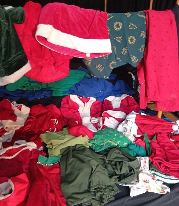 Vestuário de Pai e Mãe Natal, Duendes e afins. Mais de 80 peças