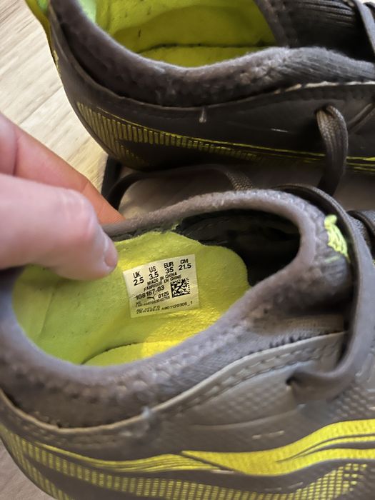 Buty dzieciece 35 pilkarskie sportowe