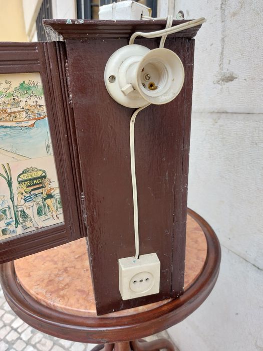 Antiga farmácia de casa de banho c/ 2 suportes de lâmpada e tomada