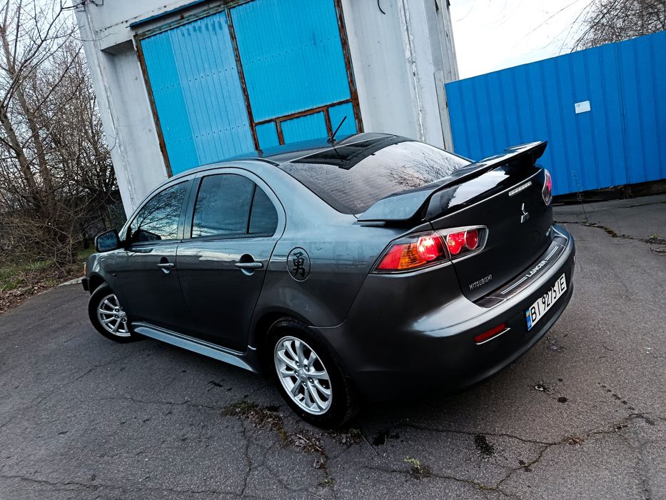 Mitsubishi lancer 10
