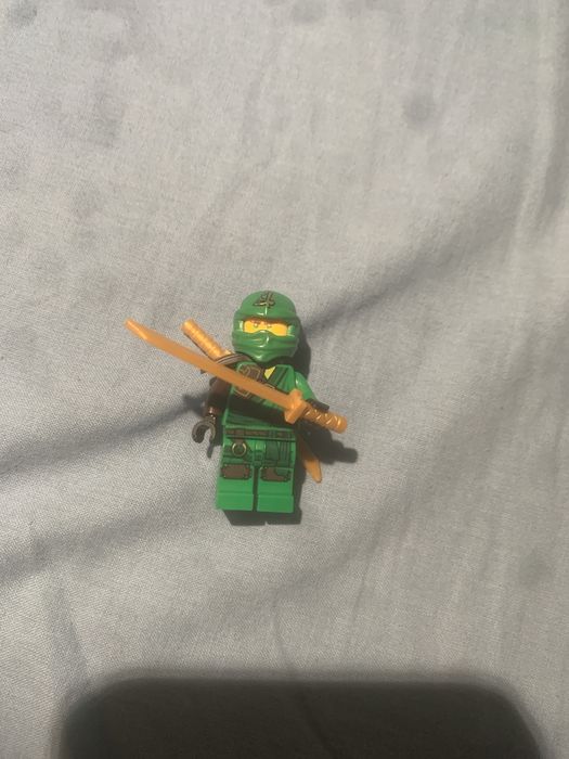Lloyd to lego ninjago 2015 ano