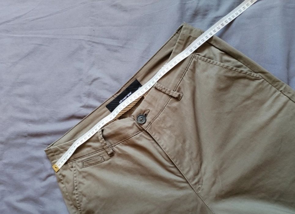 Nowe Chinosy Diverse 32