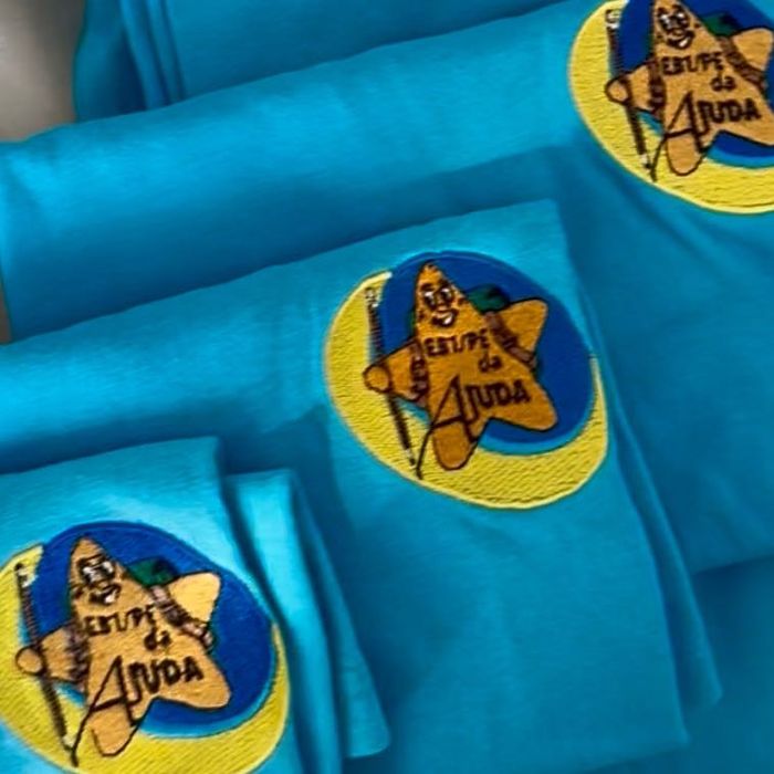 4 Batas Escola da Ajuda + Boné (oferta de T-shirts)