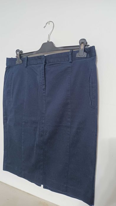Saia azul escura da Zara