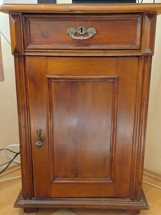 Nakastlik sprzedam antyk.