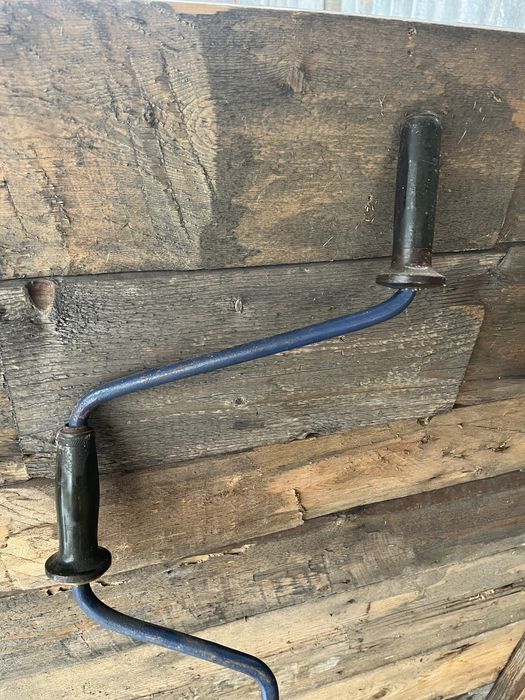 Комплект зимової риболовлі Рибацький ящик, пешня, льодобур, мотильниця