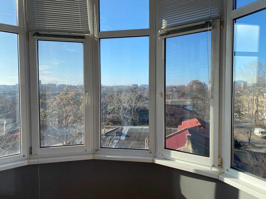 Центр Спаська офіс в бізнес-центрі 166 кв.м. ремонт ціна 165 тис.у.о.