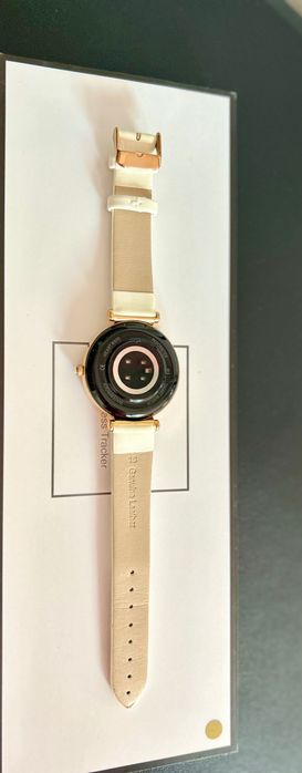 Smartwach w zestawie z opaskami