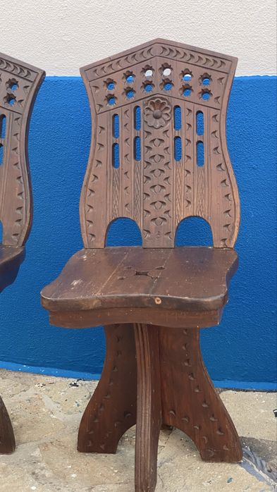 Cadeiras madeira macica trabalhada
