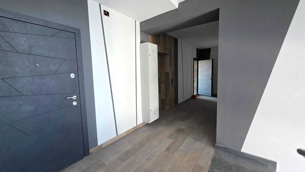 Продам 2 кімнатну видову квартиру, 58,4м в готовому будинку, і\о, бті.