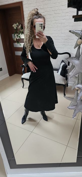 Długa kobieca sukienka